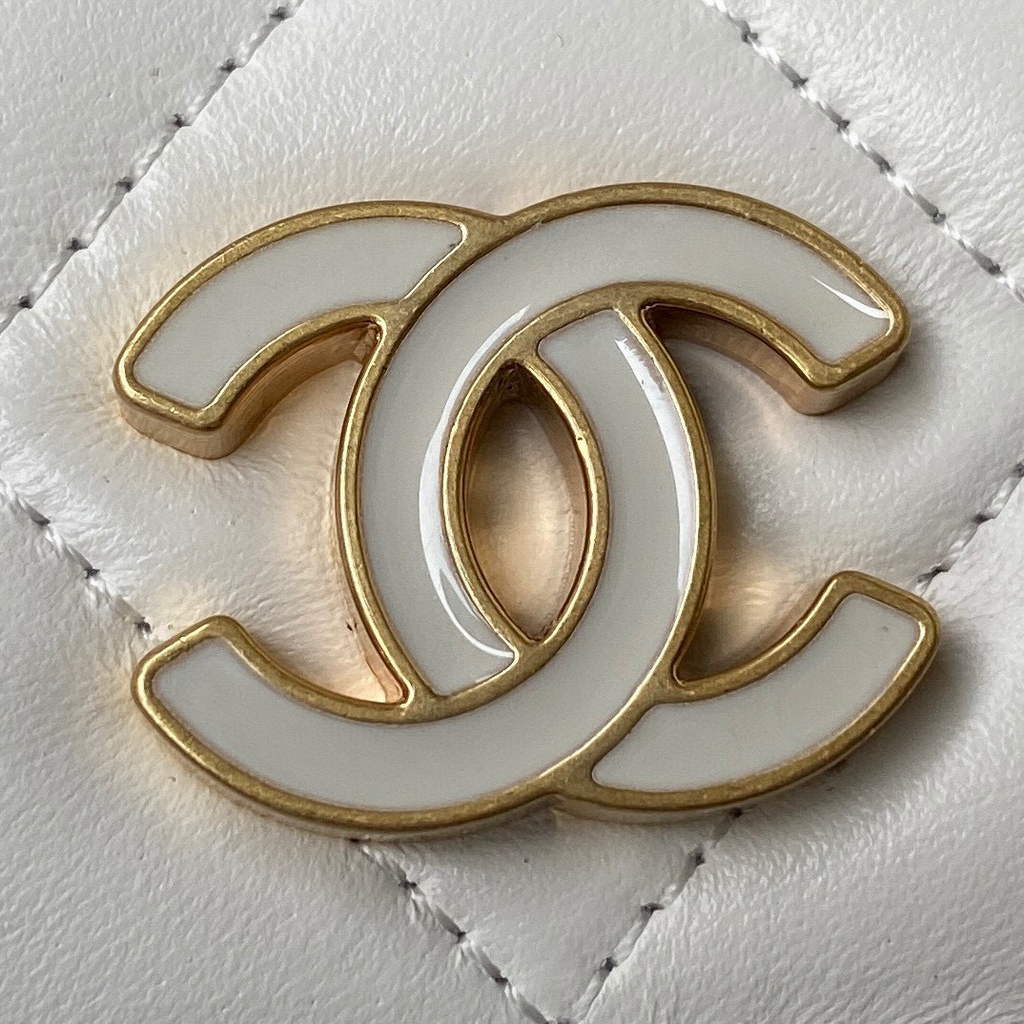 Chanel AP2635 Clutch With Chain Lambskin White
