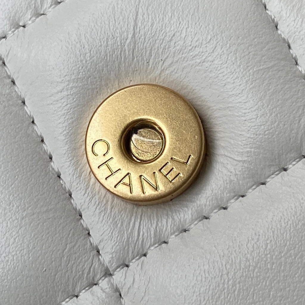 Chanel AP2635 Clutch With Chain Lambskin White
