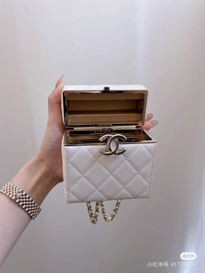 Chanel AP2656 Small box with chain lambskin White