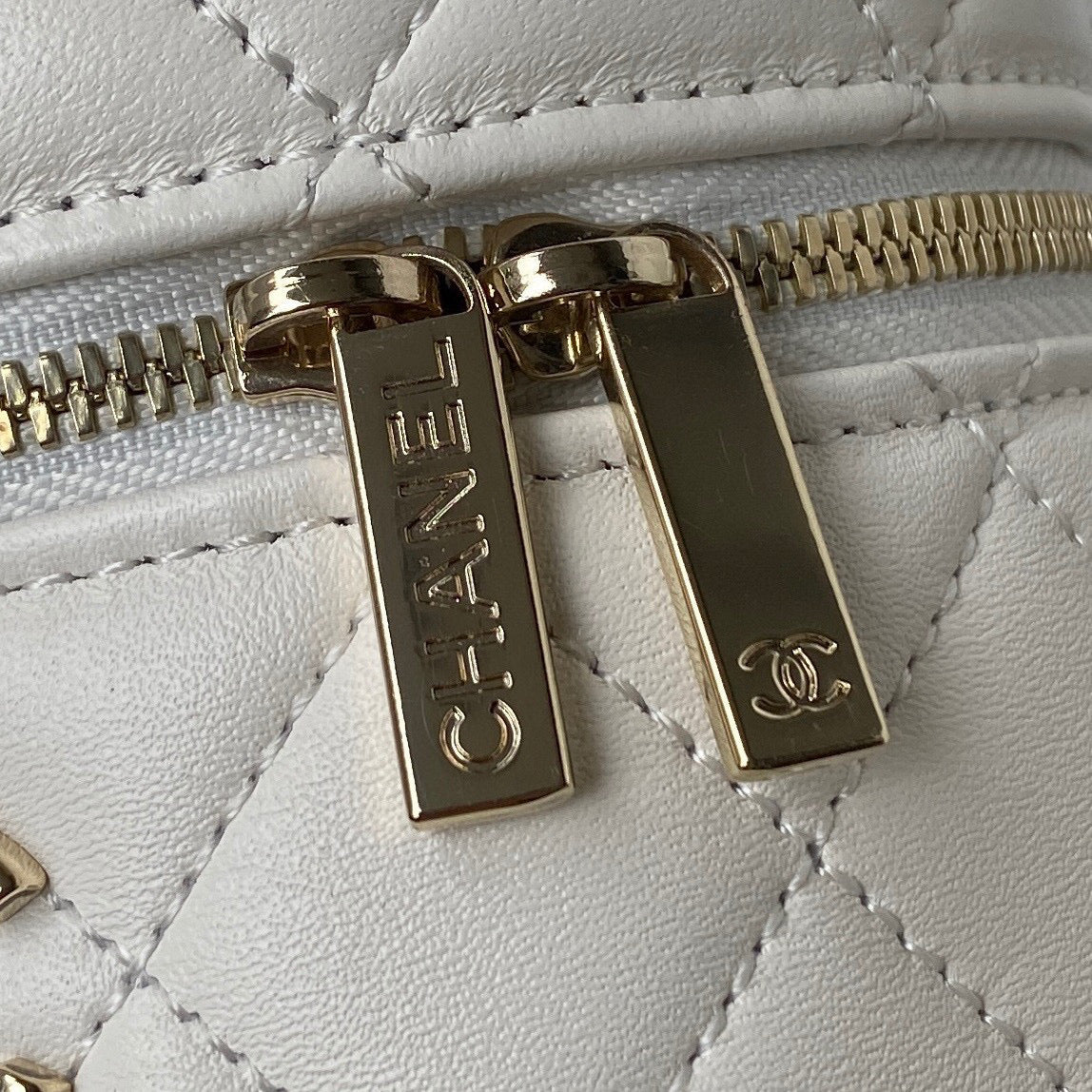 Chanel Vanity Case Lambskin AP2730 White