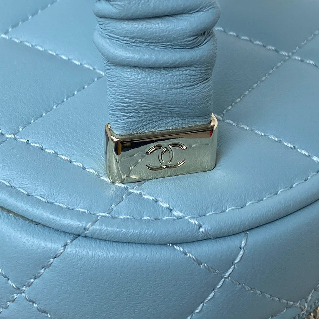 Chanel Vanity Case Lambskin AP2730 Blue