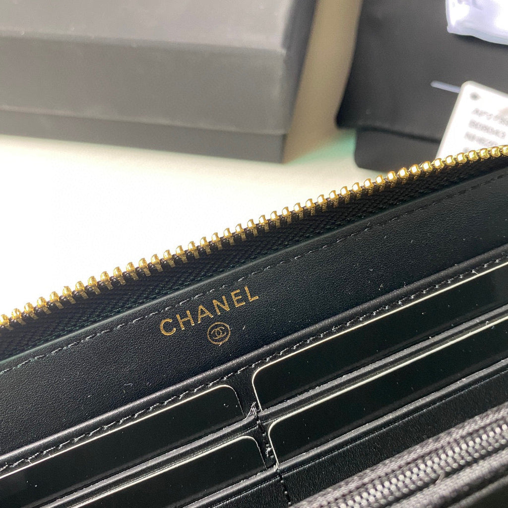Chanel Flap Wallet Grained shiny calfskin AP2739 Black