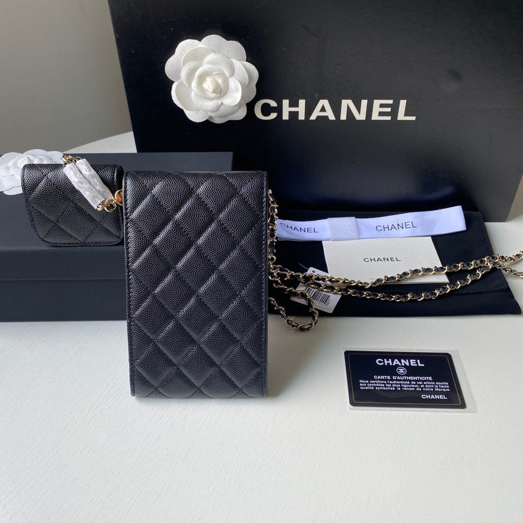 Chanel Phone Airpods Pro Case with Chain Grained Shiny AP2740 black