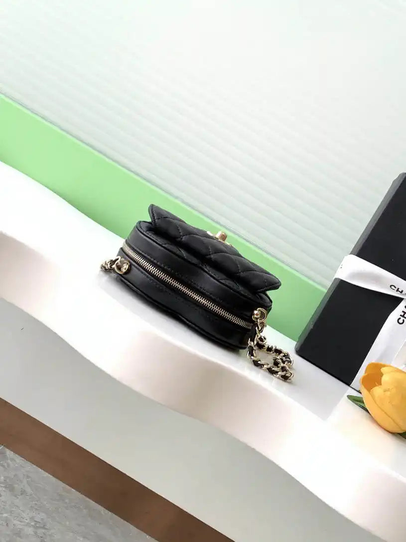 Chanel AP2784 Heart Clutch with Chain Lambskin Gold-Tone Metal