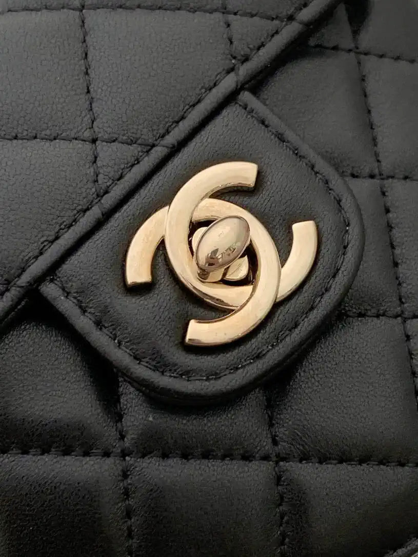 Chanel AP2784 Heart Clutch with Chain Lambskin Gold-Tone Metal