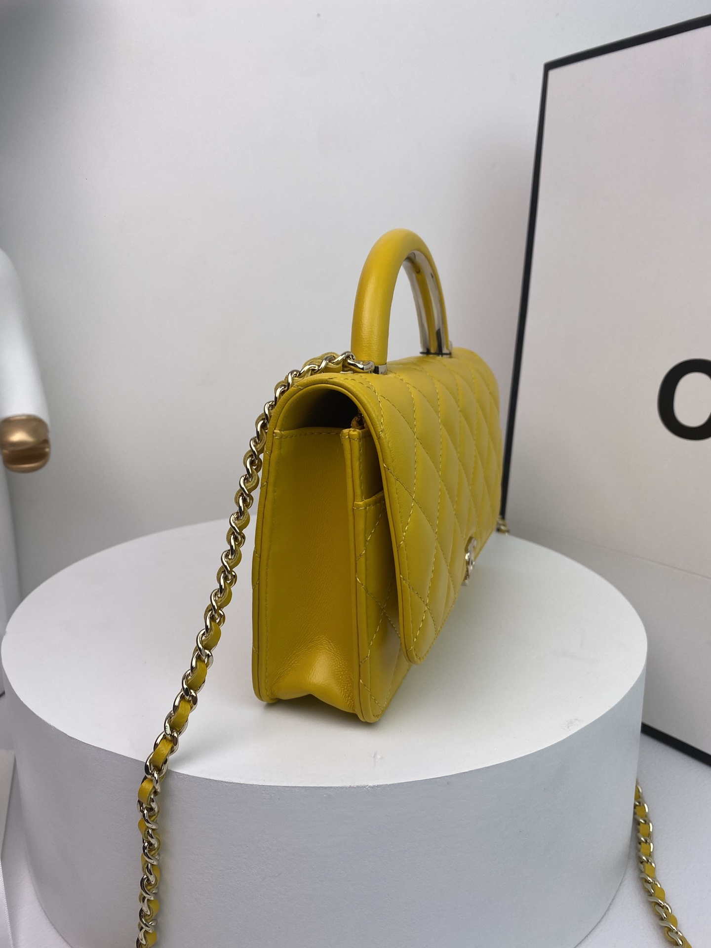 Chanel AP2844 Wallet on chain Lambskin bag with top handle Light gold Yellow