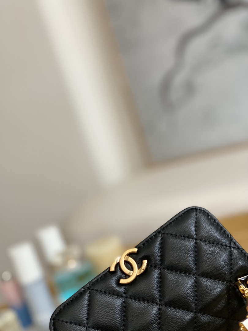 Chanel AP2945 Clutch with Chain Lambskin Black Gold - Default Title - View 4