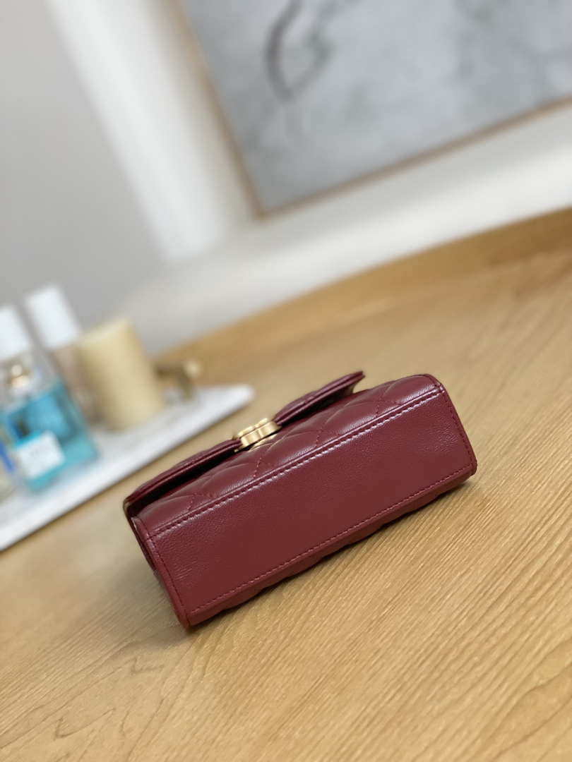 Chanel AP2945 Clutch with Chain Lambskin Wine Red Gold - Default Title - View 7