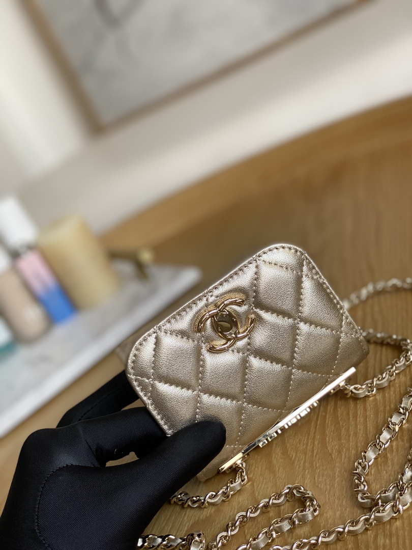 Chanel AP3020 Clutch with chain lambskin gold tone metal Gold
