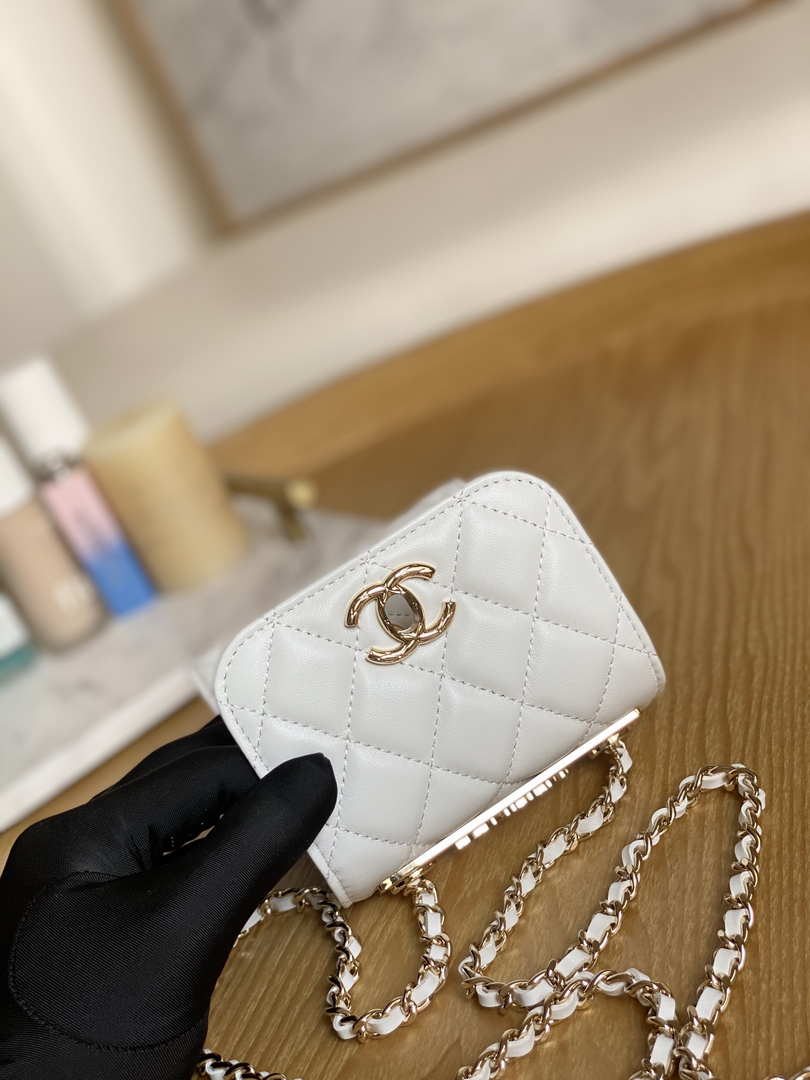 Chanel AP3020 Clutch with chain lambskip gold tone metal White - Default Title - View 3
