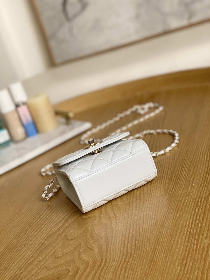 Chanel AP3020 Clutch with chain lambskip gold tone metal White - Default Title - View 7