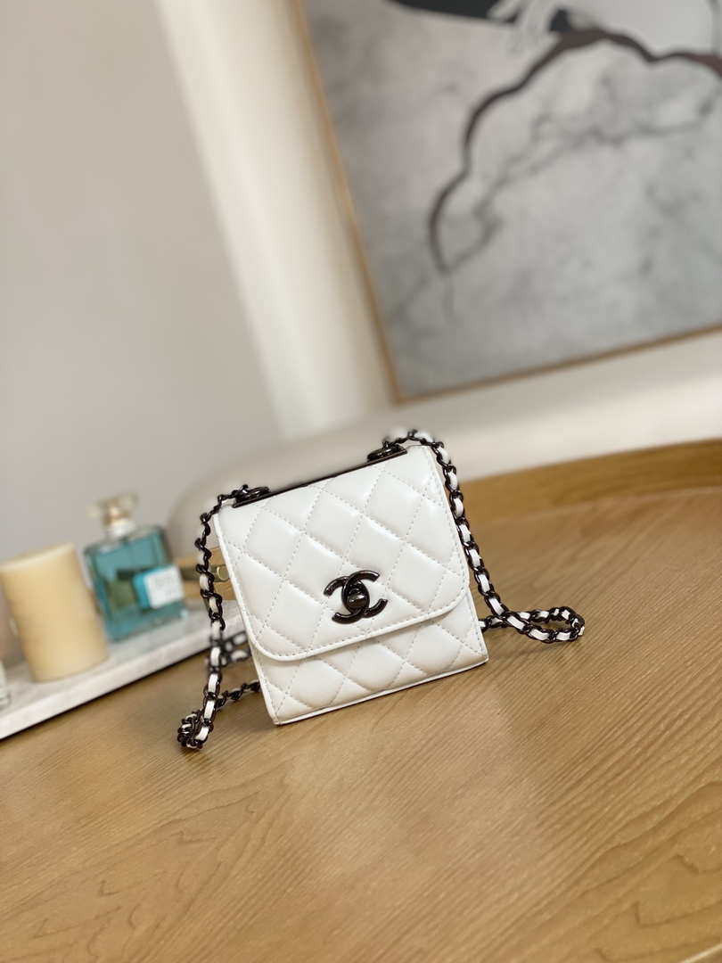 Chanel AP3020 Clutch with chain lambskin Black tone metal White - Default Title - View 1