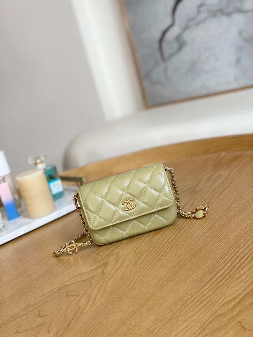 Chanel AP3036 Clutch With Chain lambskin Green - Default Title - View 1
