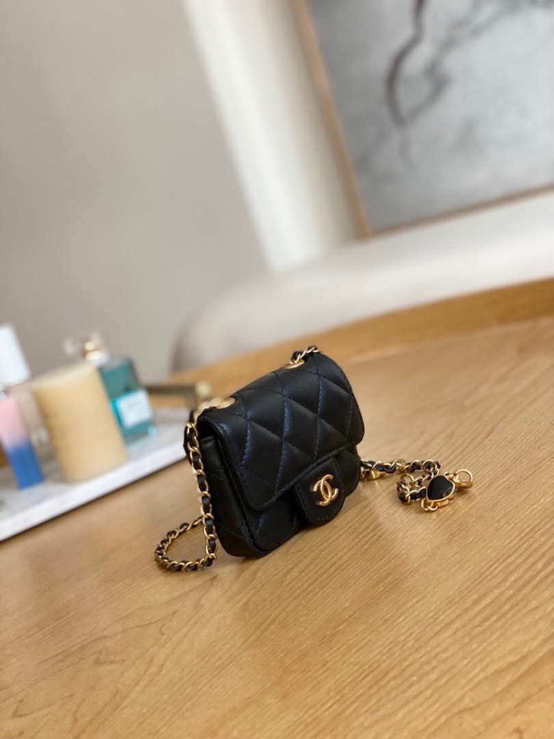 Chanel AP3037 BELT Bag Lambskin Enamel & Gold-Tone Metal Black