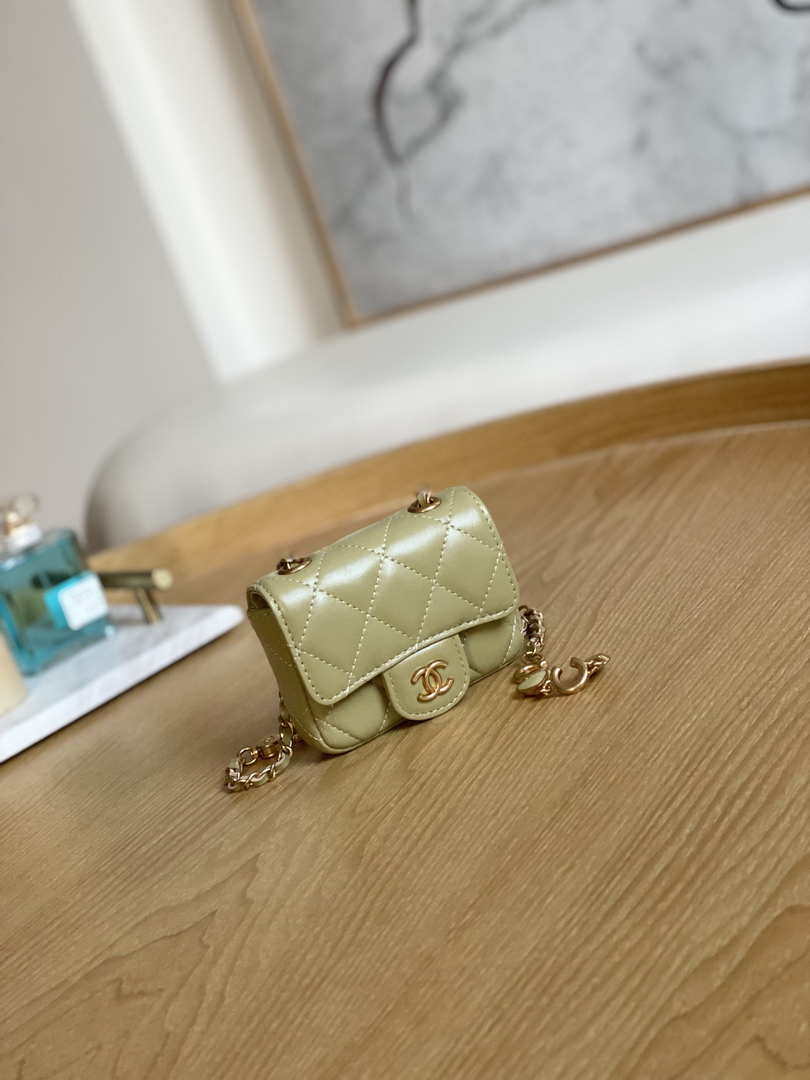 Chanel AP3037 BELT Bag Lambskin Enamel & Gold-Tone Metal Green - Default Title - View 5