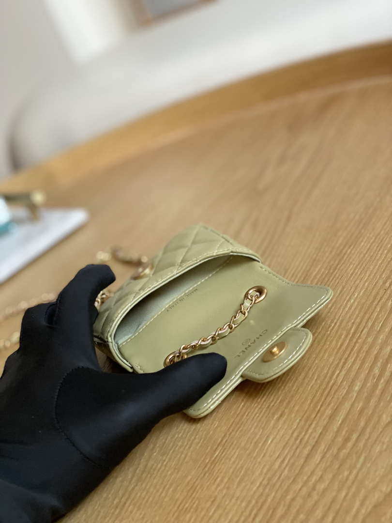 Chanel AP3037 BELT Bag Lambskin Enamel & Gold-Tone Metal Green
