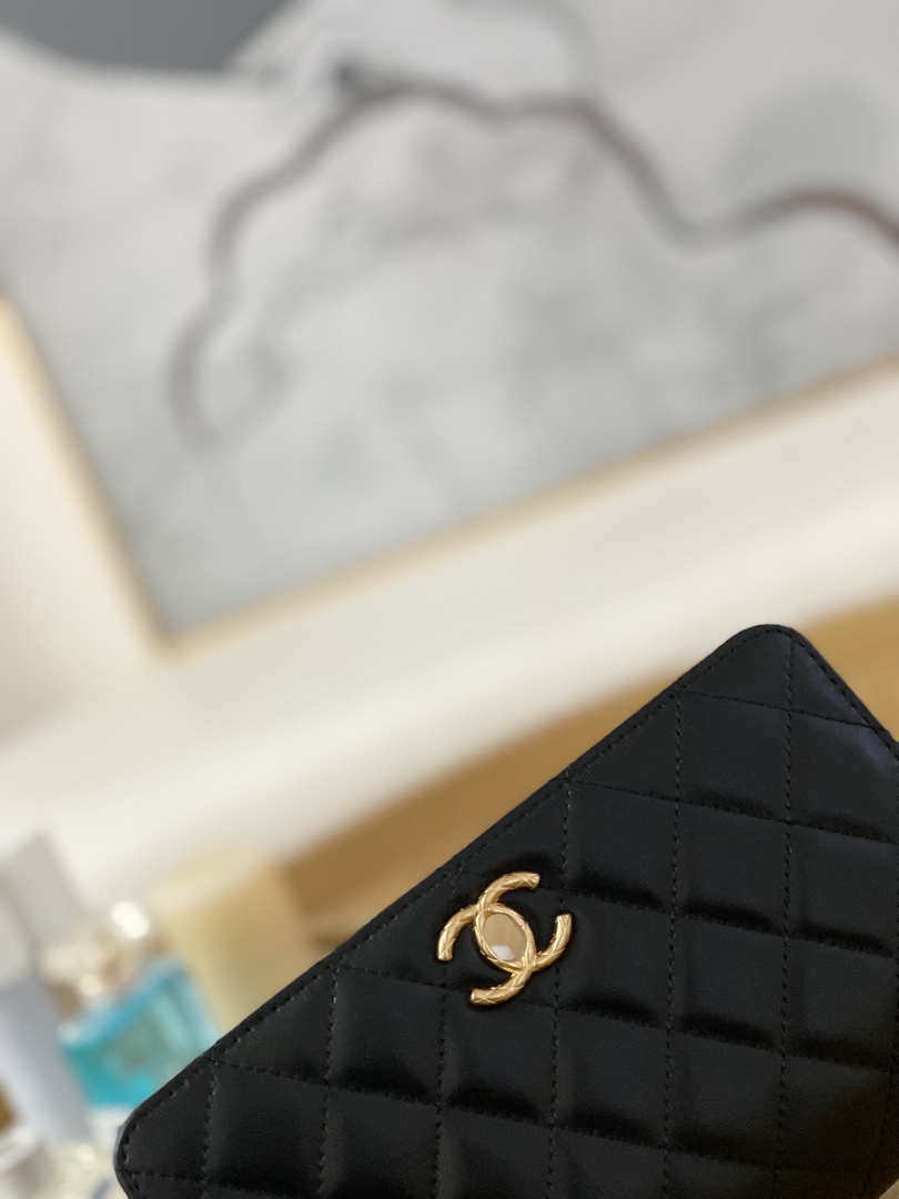 Chanel AP3043 WALLET ON CHAIN Lambskin & Gold-Tone Metal Black