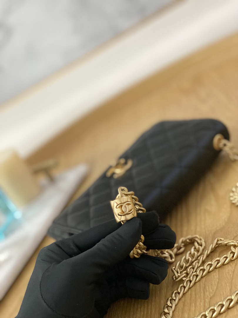 Chanel AP3043 WALLET ON CHAIN Lambskin & Gold-Tone Metal Black