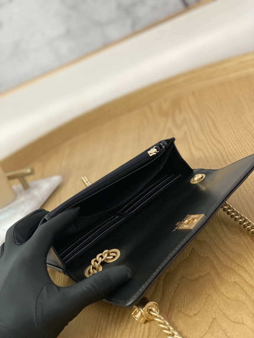 Chanel AP3043 WALLET ON CHAIN Lambskin & Gold-Tone Metal Black