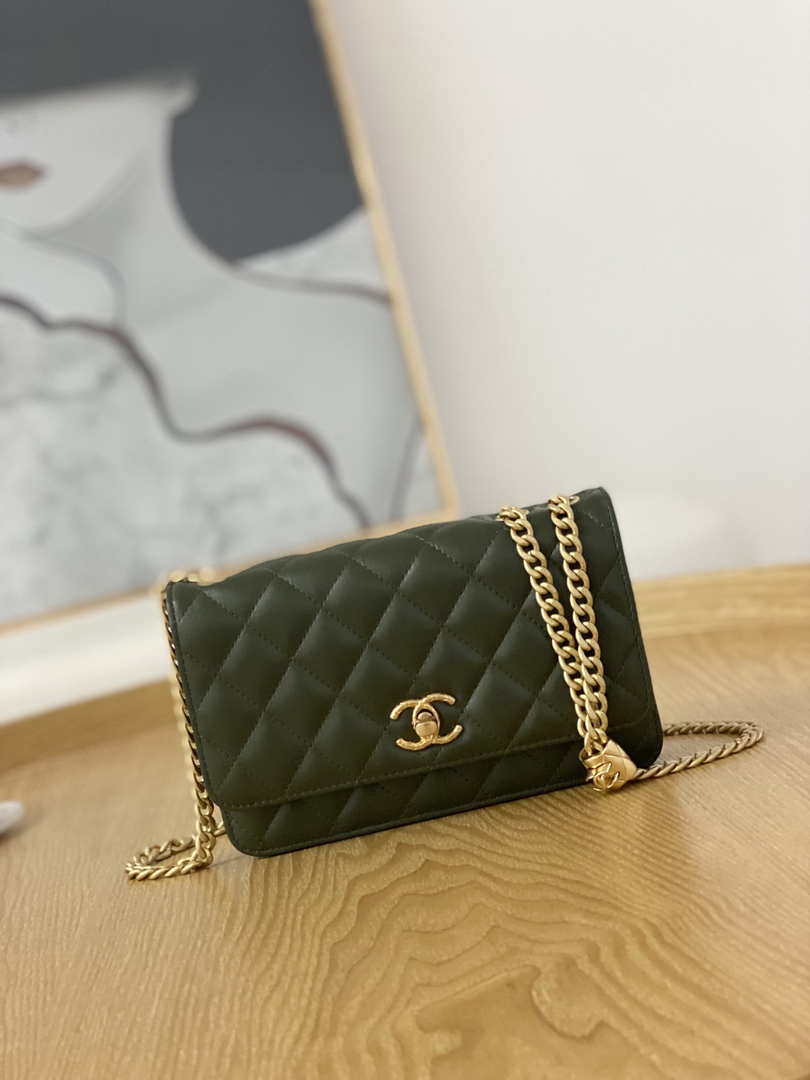 Chanel AP3043 WALLET ON CHAIN Lambskin & Gold-Tone Metal Green - Default Title - View 1