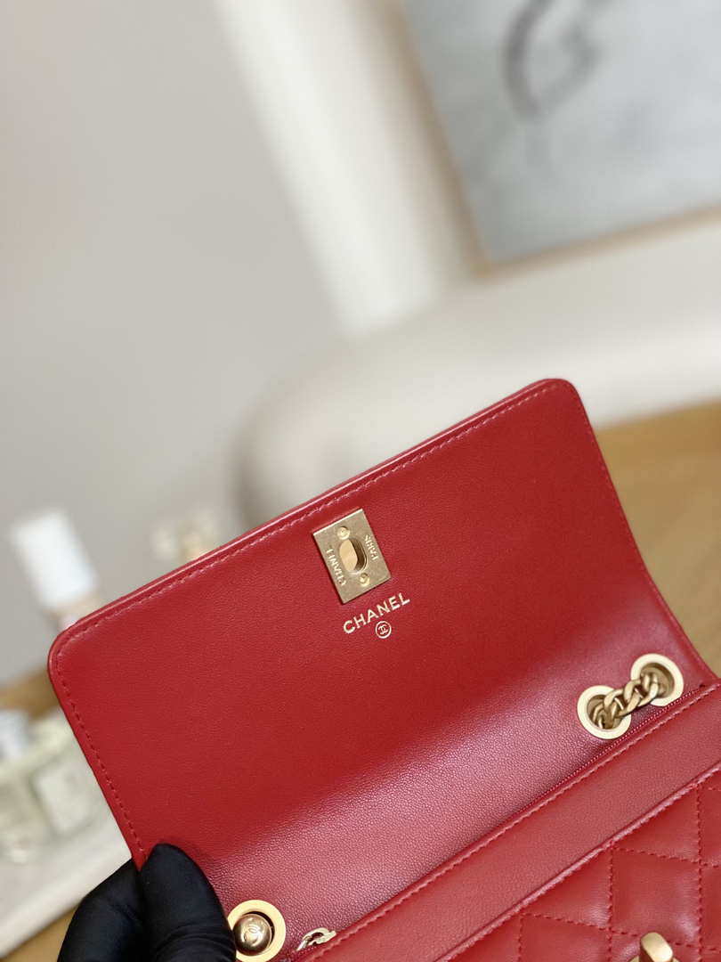 Chanel AP3043 WALLET ON CHAIN Lambskin & Gold-Tone Metal Red