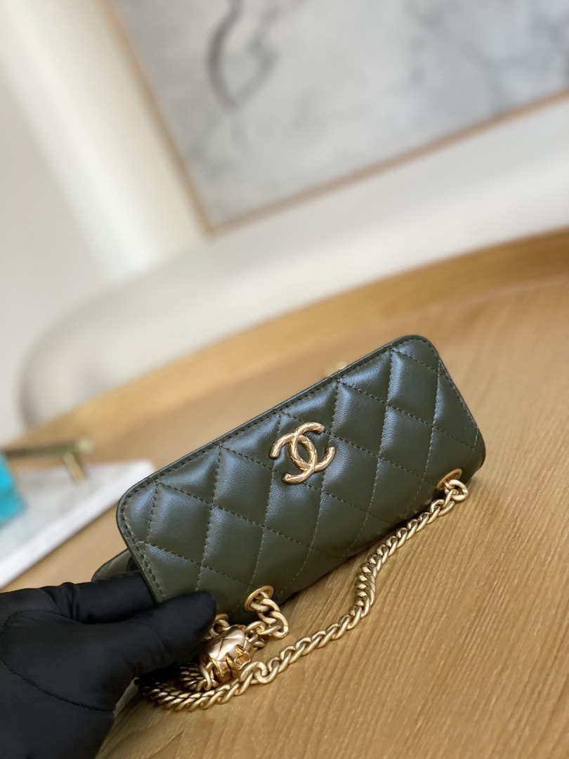 Chanel AP3047 FLAP Phone Holder With Chain Green Lambskin - Default Title - View 3
