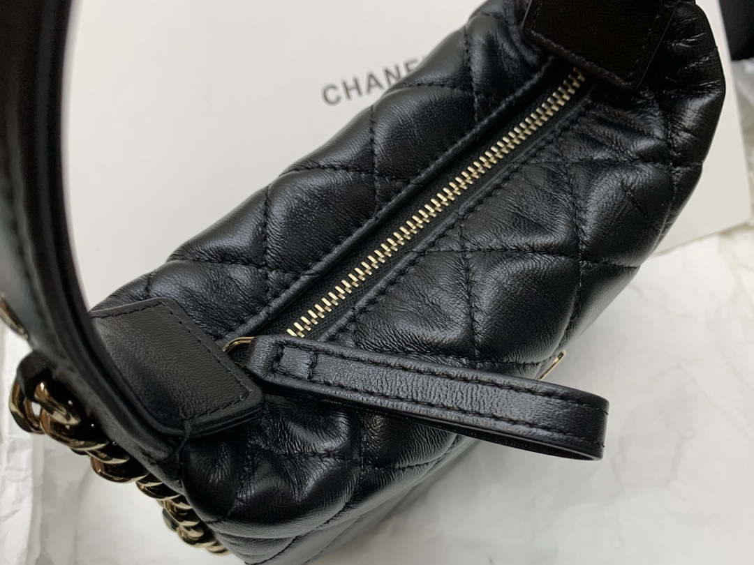Chanel AP3095 Pouch Lambskin & Gold-Tone Metal Black