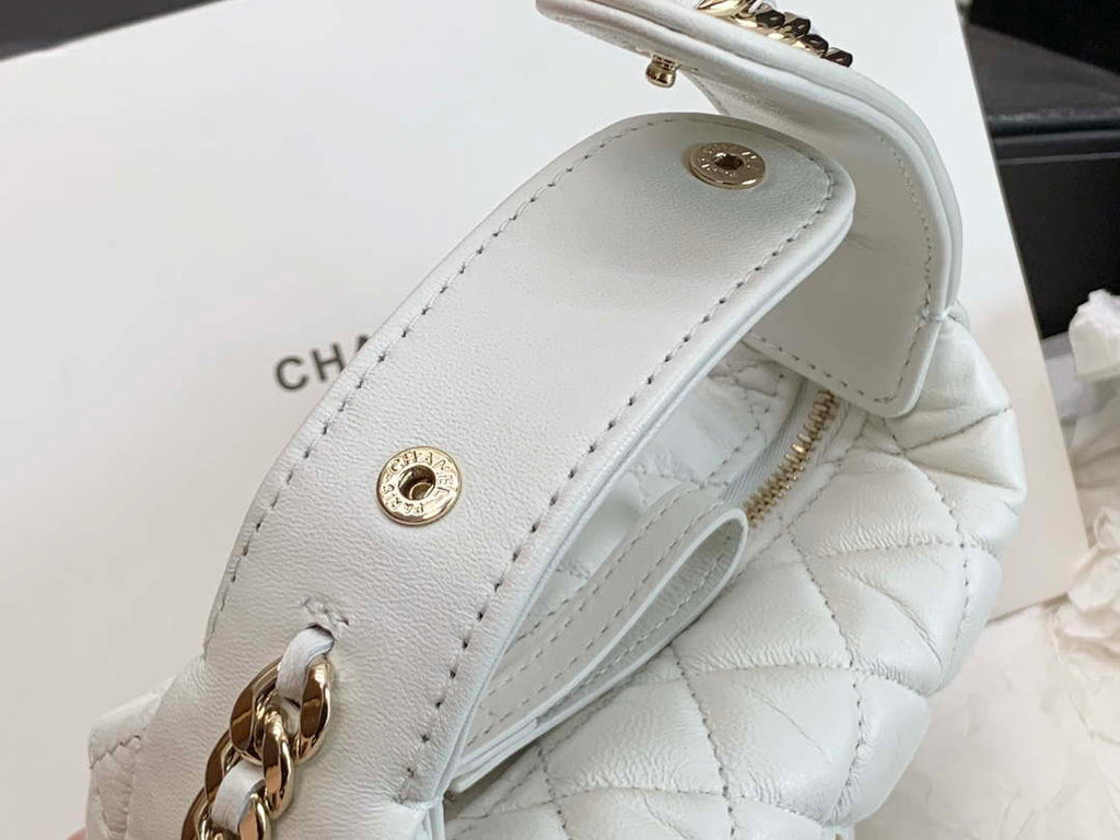 Chanel AP3095 Pouch Lambskin & Gold-Tone Metal White