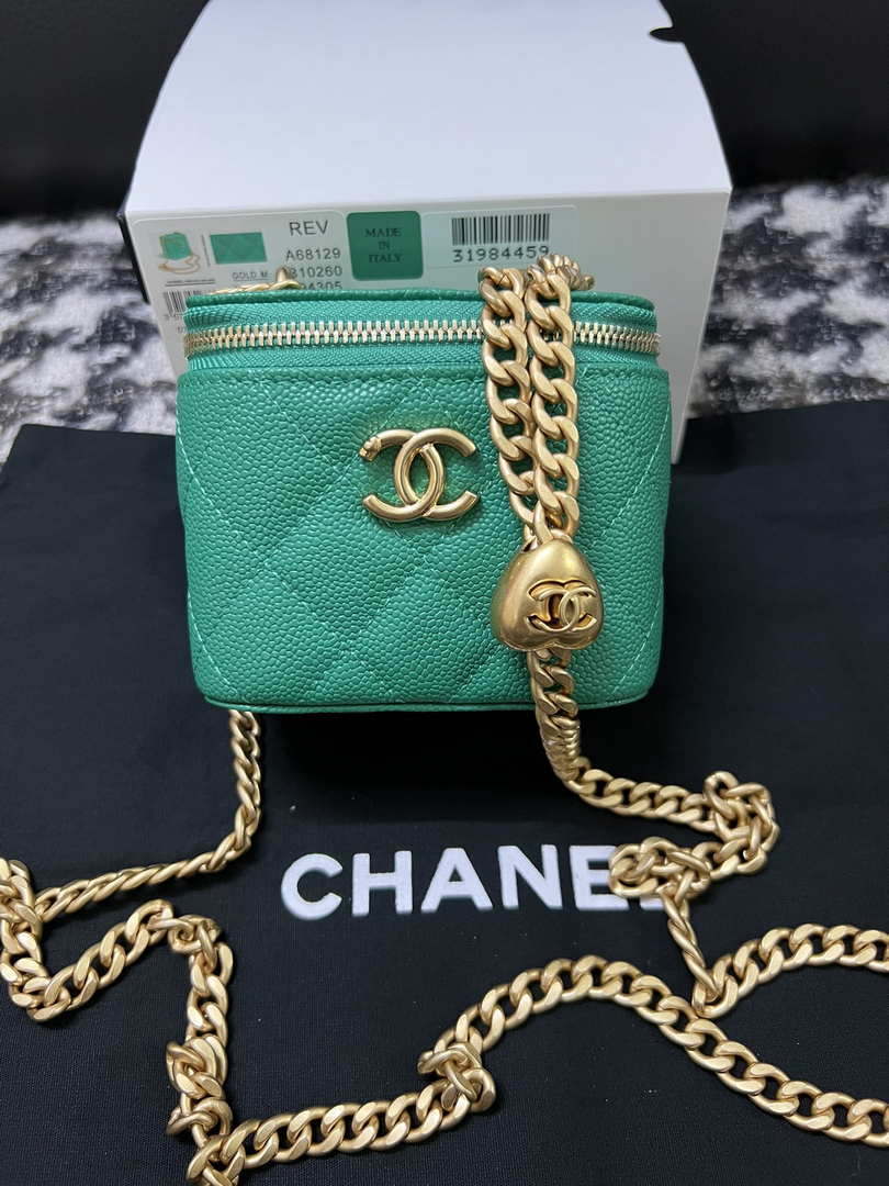 Chanel AP3203 Clutch With Chain Grained Calfskin Green