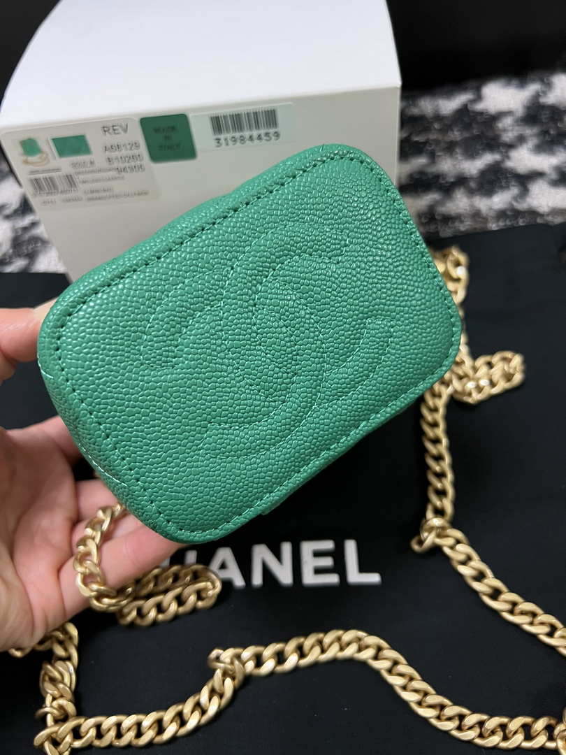 Chanel AP3203 Clutch With Chain Grained Calfskin Green - Default Title - View 4