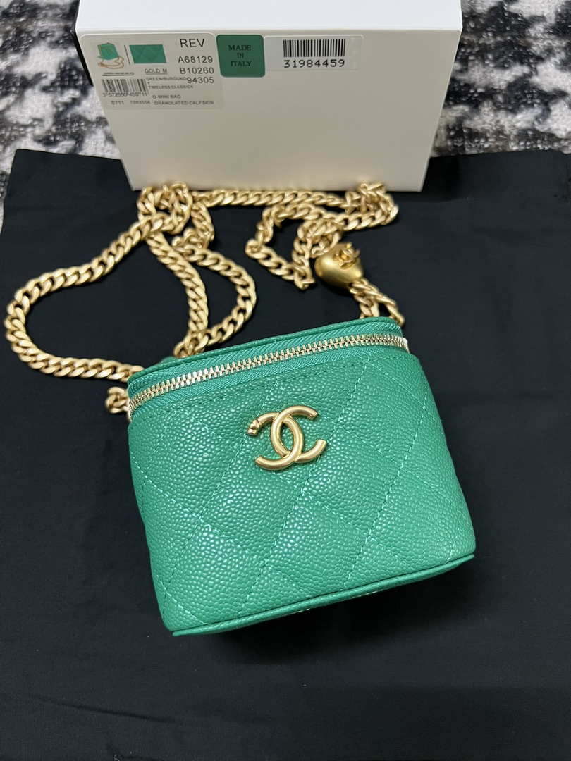 Chanel AP3203 Clutch With Chain Grained Calfskin Green - Default Title - View 5