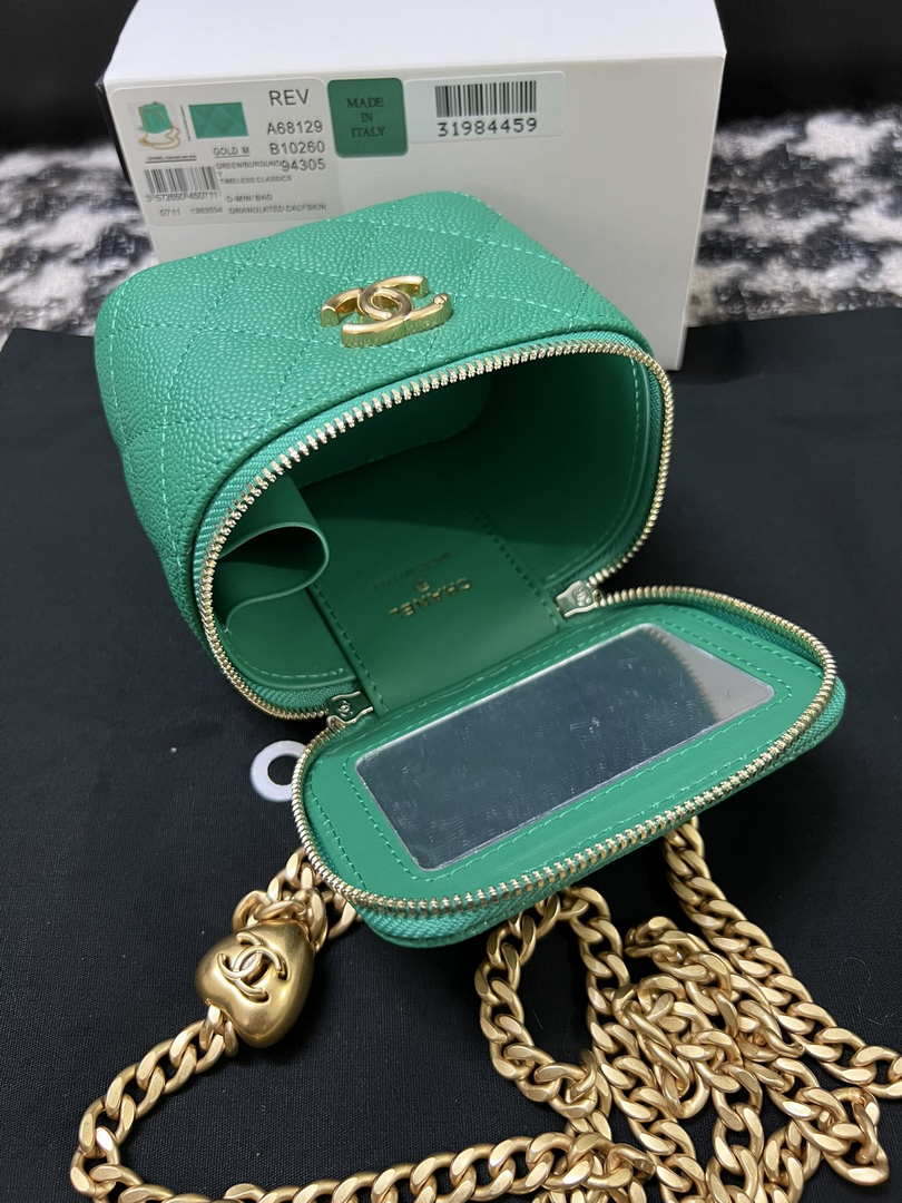 Chanel AP3203 Clutch With Chain Grained Calfskin Green - Default Title - View 6