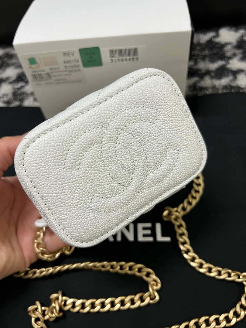 Chanel AP3203 Clutch With Chain Grained Calfskin White - Default Title - View 3