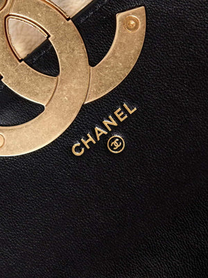 Chanel AP3207 Phone Holder With Chain shiny Lambskin & Gold-Tone Metal black - Default Title - View 9