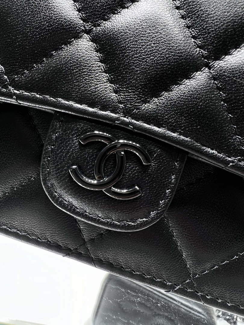Chanel AP3226 Phone Holder with Chain Lambskin & Black-Tone Metal Black - Default Title - View 5