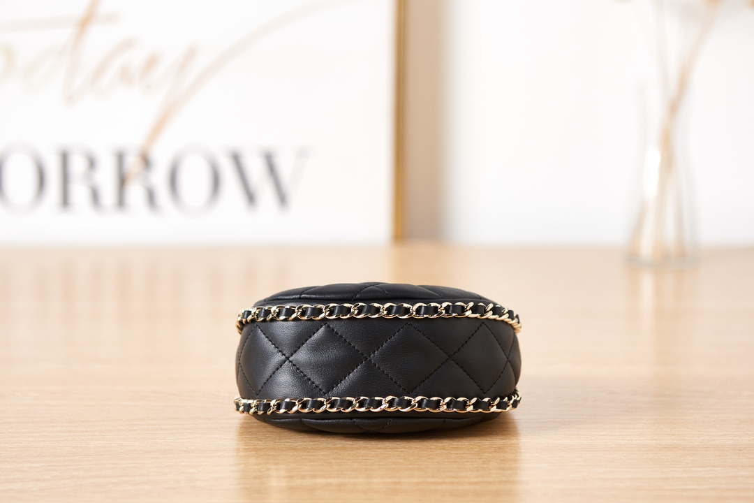 Chanel AP3232 Clutch With Chain Lambskin & Shiny Light Gold Metal Black