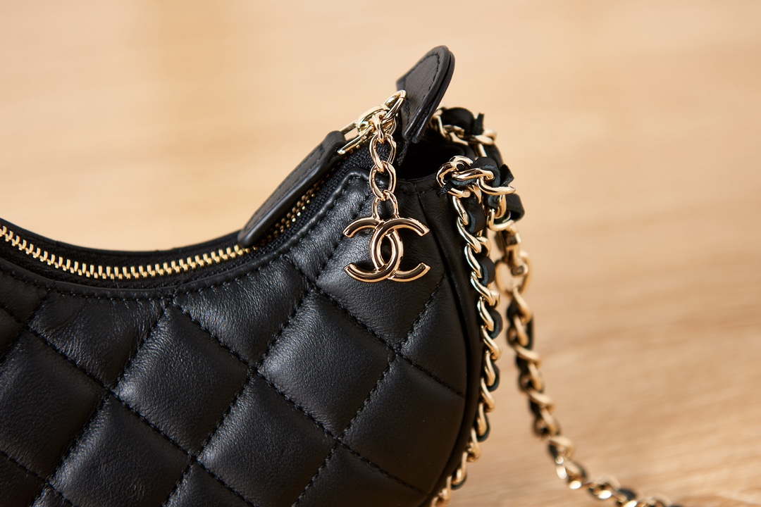 Chanel AP3232 Clutch With Chain Lambskin & Shiny Light Gold Metal Black - Default Title - View 8