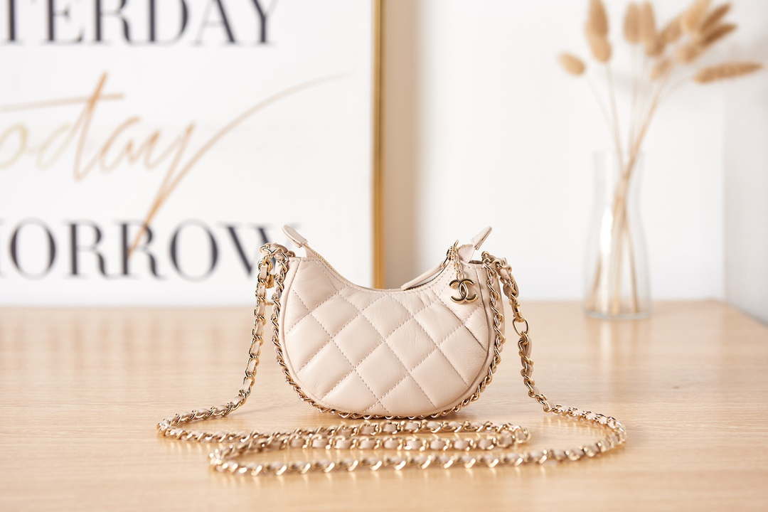 Chanel AP3232 Clutch With Chain Lambskin & Shiny Light Gold Metal Beige - Default Title - View 1