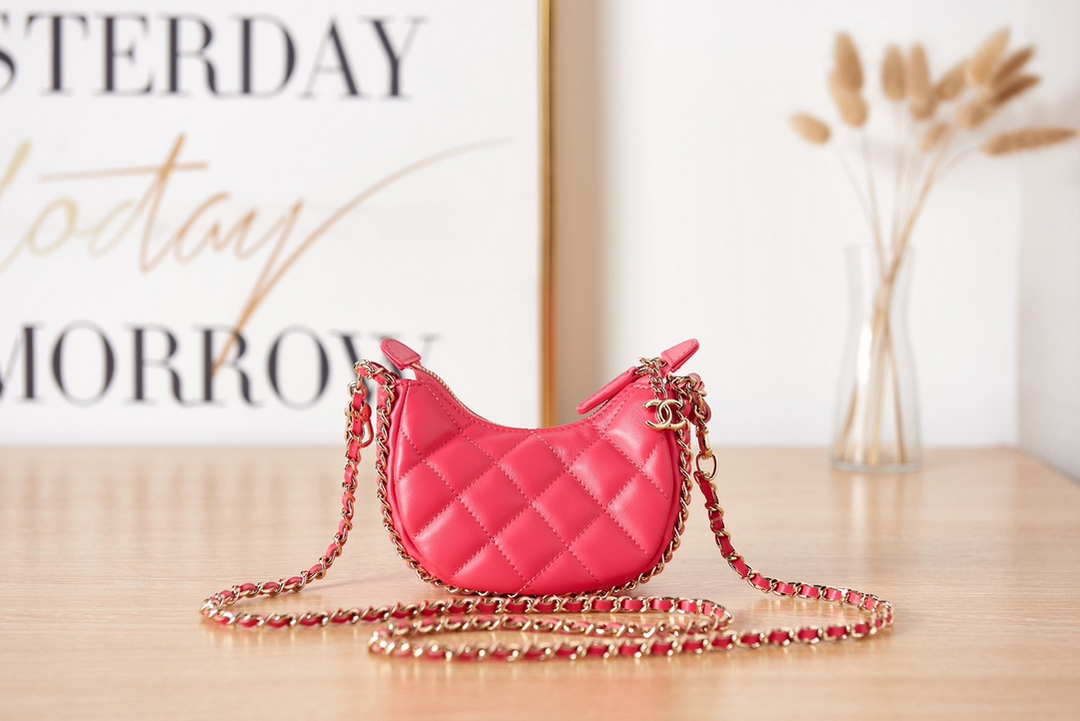 Chanel AP3232 Clutch With Chain Lambskin & Shiny Light Gold Metal Red - Default Title - View 1