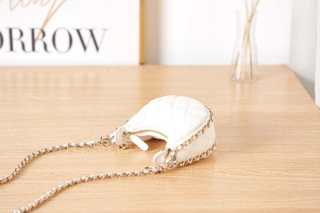 Chanel AP3232 Clutch With Chain Lambskin & Shiny Light Gold Metal White - Default Title - View 5