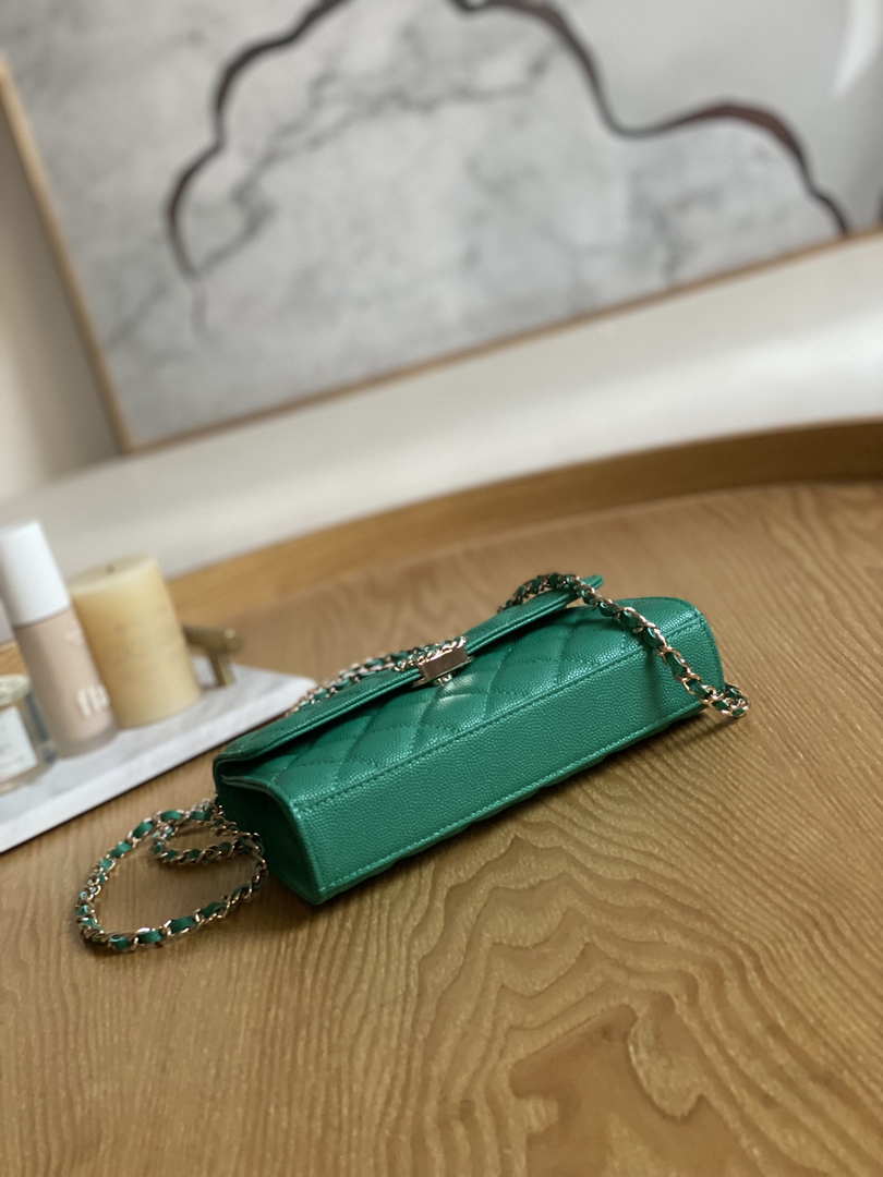 Chanel AP3238 Flap Chain Bag With Handle Green Calfskin Gold - Default Title - View 6