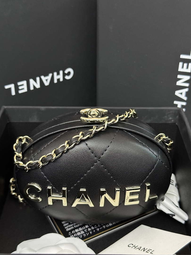 Chanel AP3252 Clutch With Chain Lambskin Black - Default Title - View 1