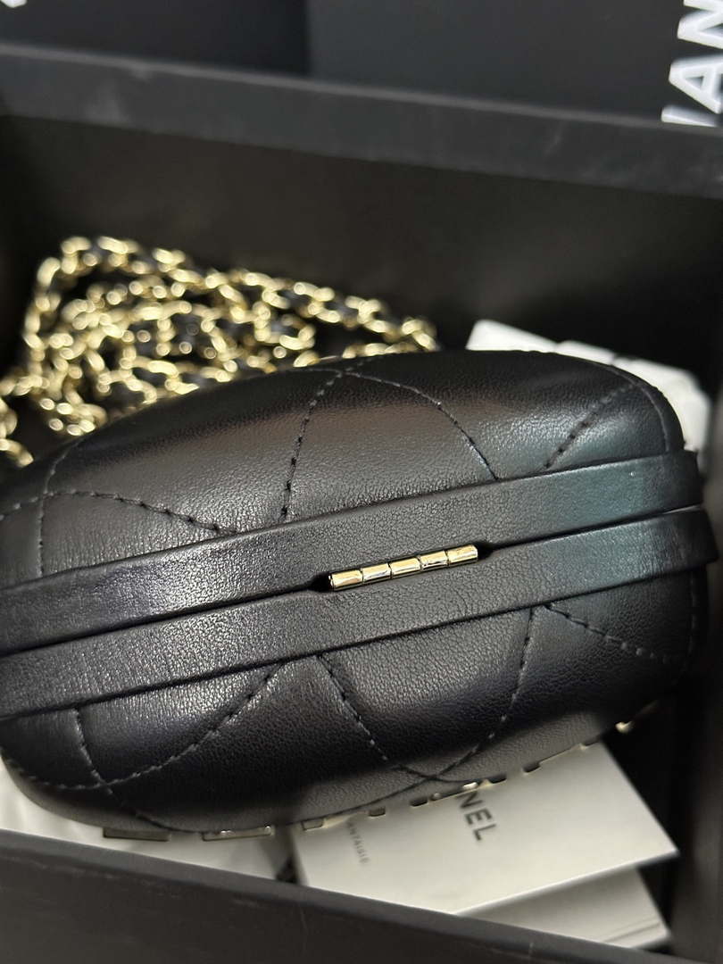 Chanel AP3252 Clutch With Chain Lambskin Black