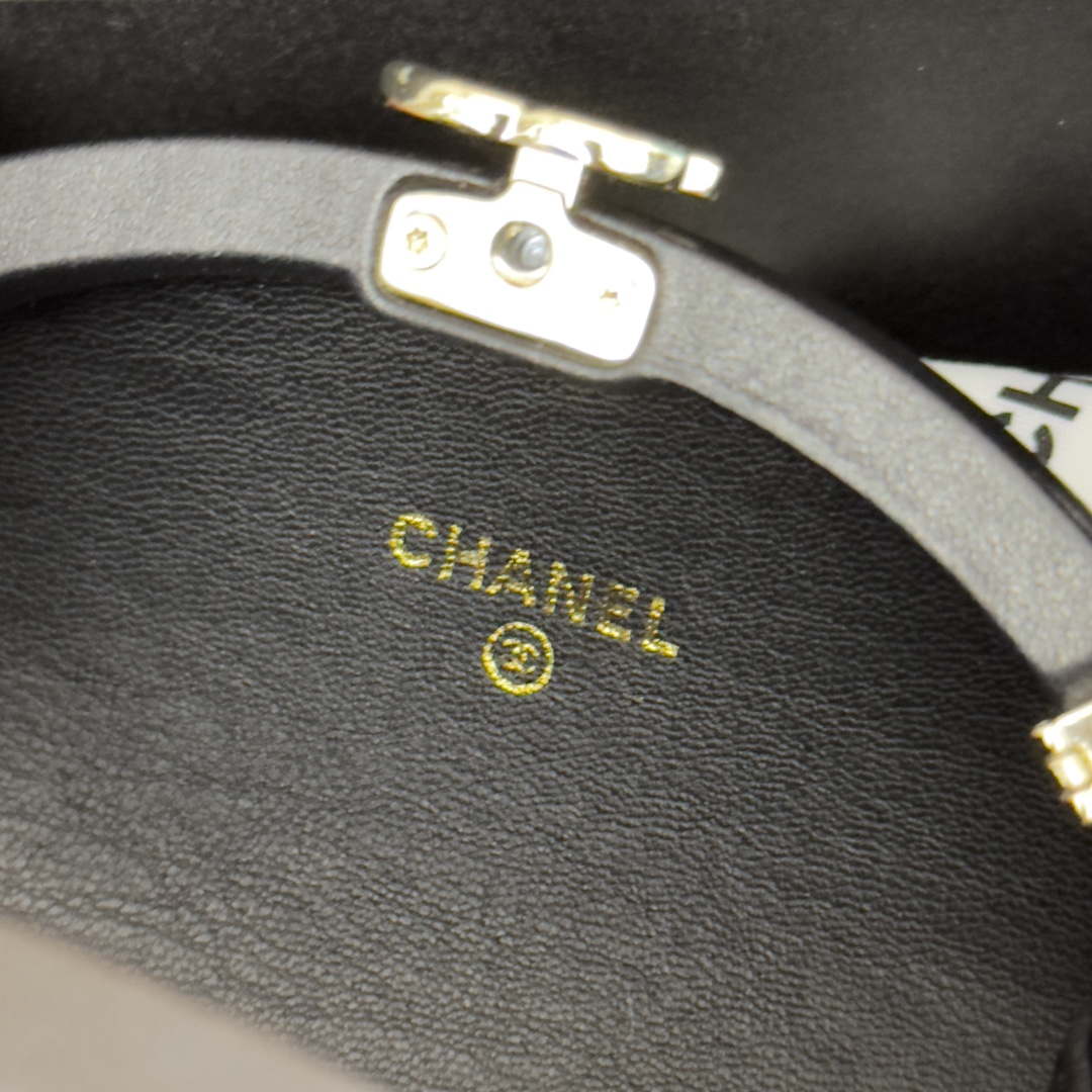 Chanel AP3252 Clutch With Chain Lambskin Black - Default Title - View 9