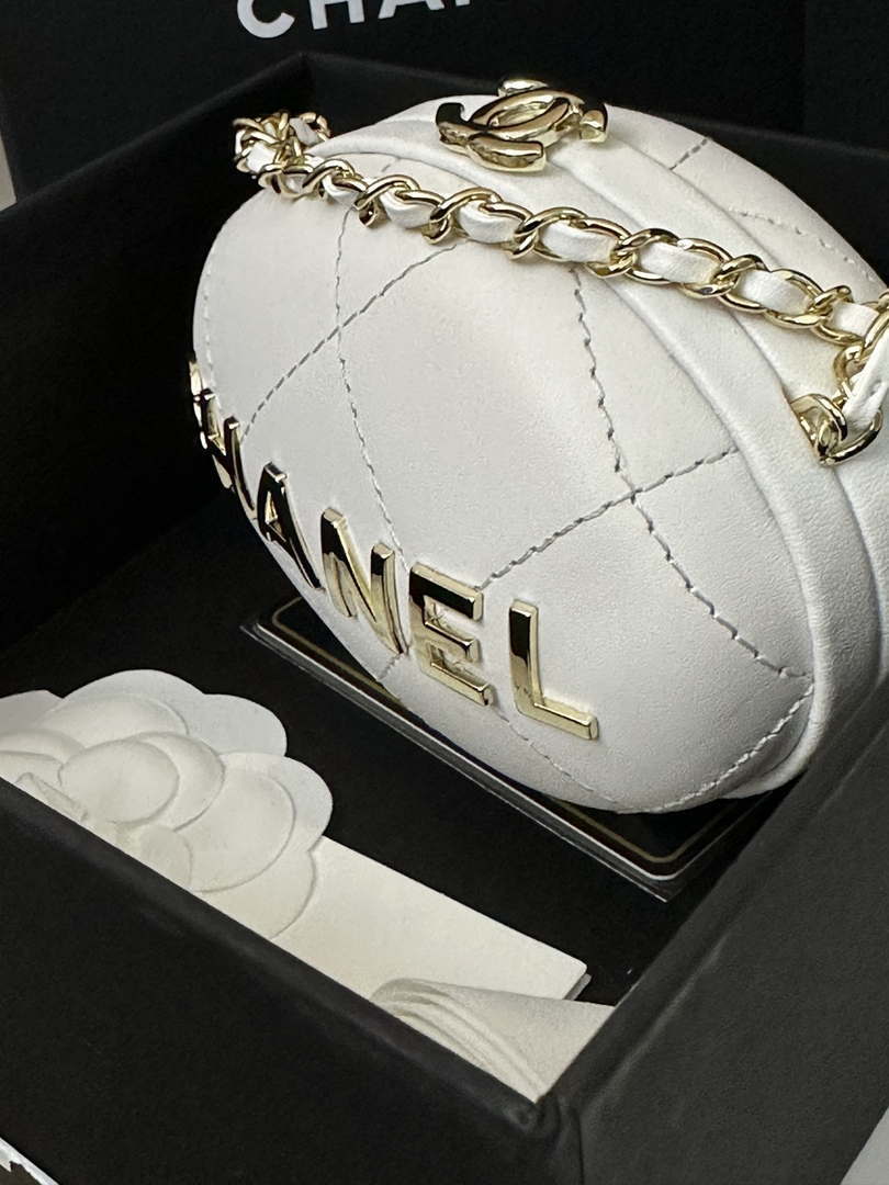 Chanel AP3252 Clutch With Chain Lambskin White - Default Title - View 2