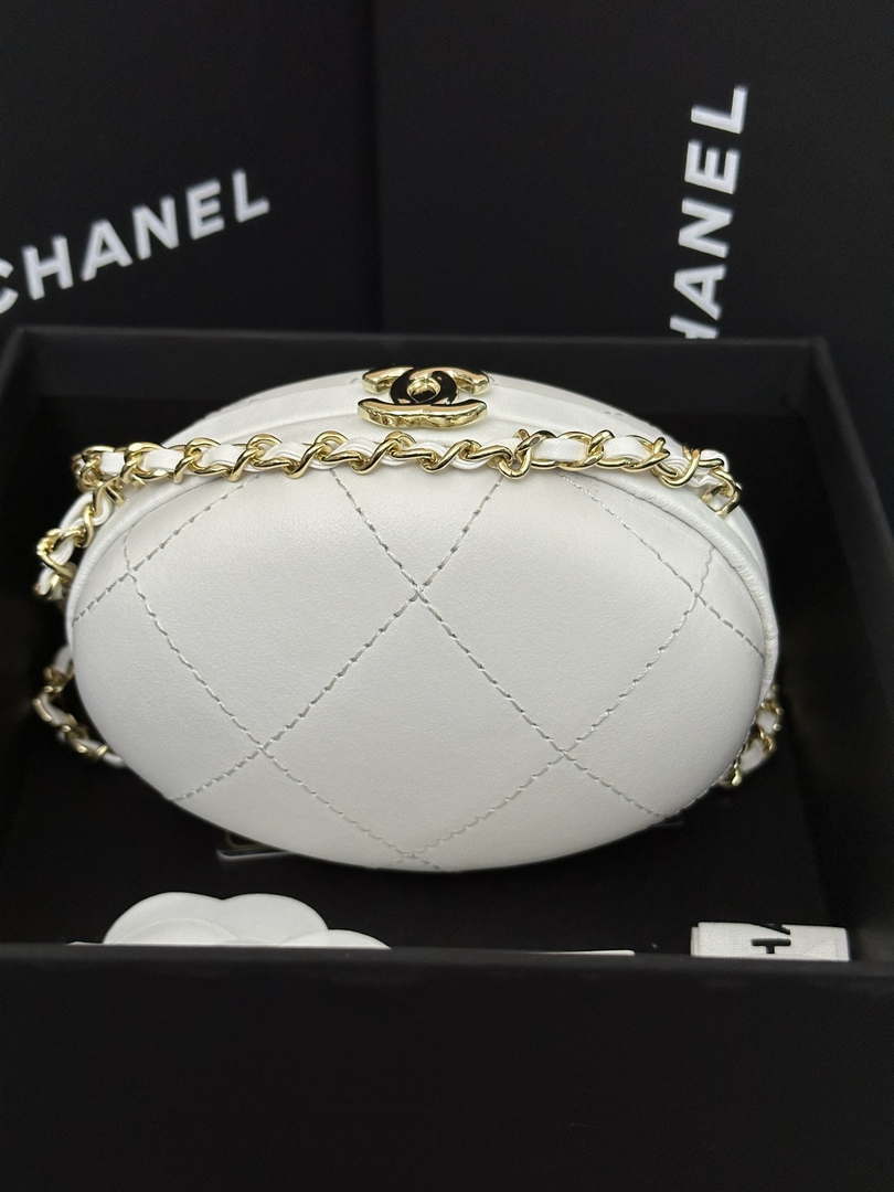 Chanel AP3252 Clutch With Chain Lambskin White