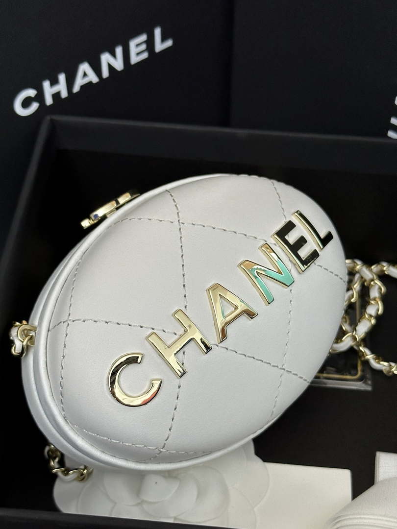 Chanel AP3252 Clutch With Chain Lambskin White