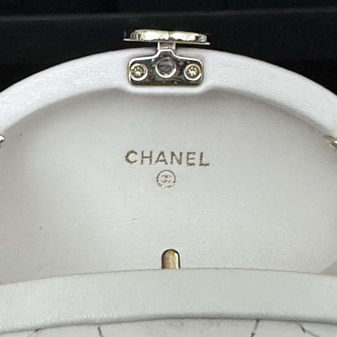 Chanel AP3252 Clutch With Chain Lambskin White - Default Title - View 8