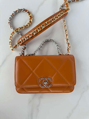 Chanel AP3267 19 Wallet on Chain Woc Shiny Lambskin Brown - Silver - View 1
