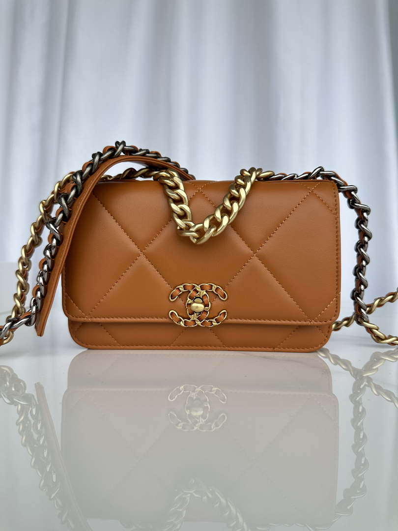 Chanel AP3267 19 Wallet on Chain Woc Shiny Lambskin Brown